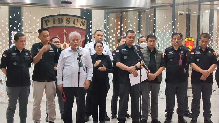 Kejagung Tetapkan 4 Tersangka Korupsi Laptop Chromebook, Satu Masih di Luar Negeri