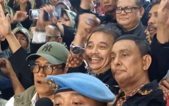 Senyum Sumringah Usai Pemeriksaan Kasus Ijazah Jokowi, Roy Suryo Cs Yakin Tak Ditahan